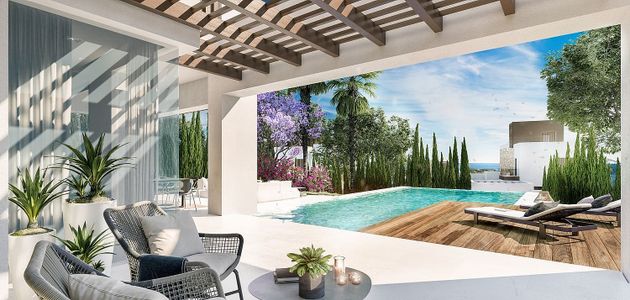 Foto 2 de Venta de chalet en Lomas de Marbella Club - Puente Romano de 4 habitaciones con terraza y piscina
