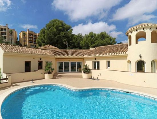 Foto 1 de Xalet en venda a calle Atamaria de 4 habitacions amb terrassa i piscina