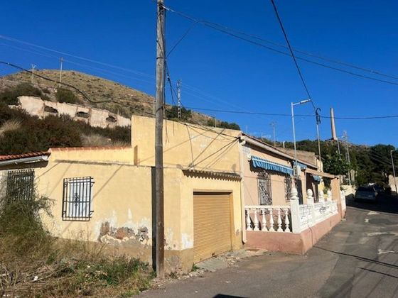Foto 1 de Casa en venda a calle Encarnación de 5 habitacions amb terrassa i garatge