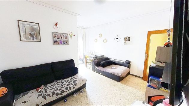 Foto 1 de Piso en venta en Centre - Hospitalet de Llobregat, L´ de 3 habitaciones con terraza y balcón