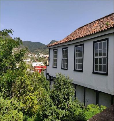 Foto 2 de Chalet en venta en Tegueste de 5 habitaciones con terraza y jardín
