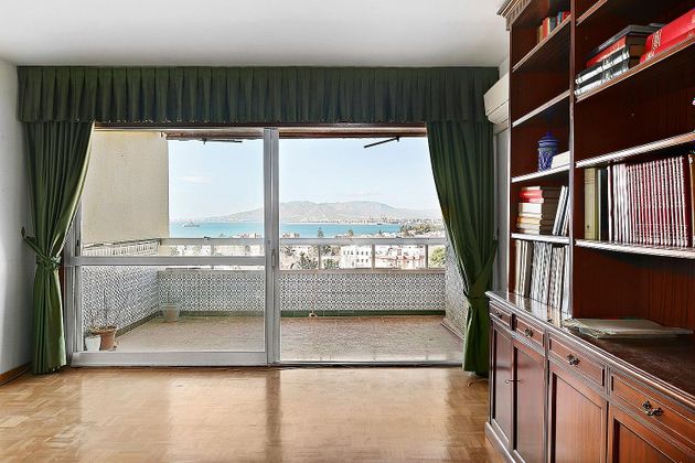 Foto 2 de Pis en venda a calle Antonio Trueba de 3 habitacions amb terrassa i piscina