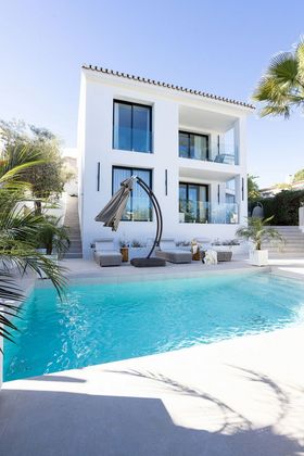 Foto 2 de Xalet en venda a calle Las Amapolas de 5 habitacions amb terrassa i piscina