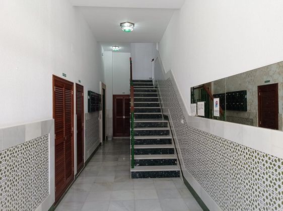 Foto 2 de Piso en venta en Núcleo Urbano de 1 habitación con terraza y ascensor