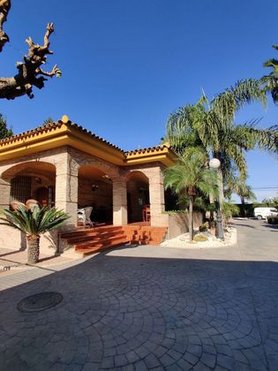 Foto 1 de Chalet en venta en El Progreso de 5 habitaciones con terraza y piscina