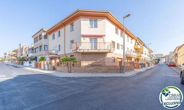 Foto 1 de Venta de casa en Castelló d'Empúries poble de 4 habitaciones con terraza y garaje