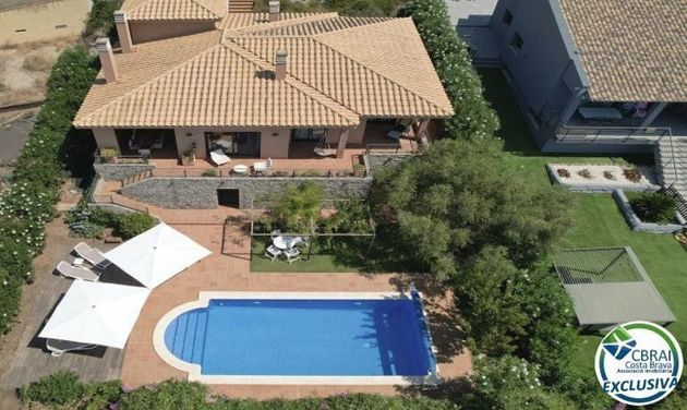Foto 1 de Casa rural en venda a Palau-Saverdera de 3 habitacions amb terrassa i piscina