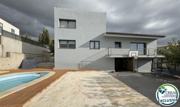 Foto 2 de Xalet en venda a Vilajüiga de 3 habitacions amb terrassa i piscina
