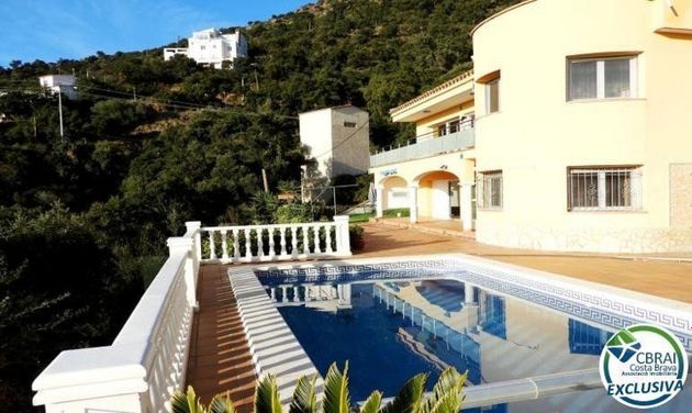 Foto 1 de Casa rural en venda a Nord de 4 habitacions amb terrassa i piscina