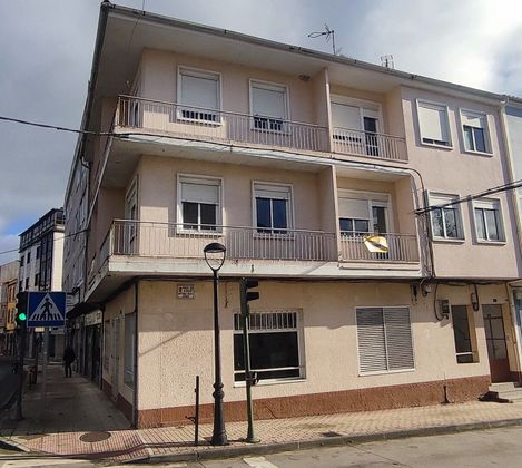 Foto 1 de Casa en venta en Monterroso de 6 habitaciones con balcón