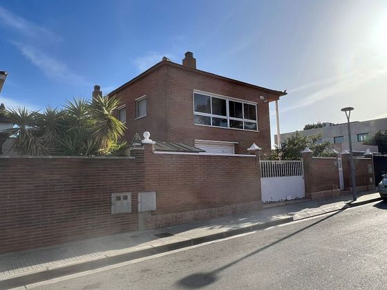 Foto 1 de Casa en venda a pasaje De la Hisenda de 4 habitacions amb terrassa i piscina