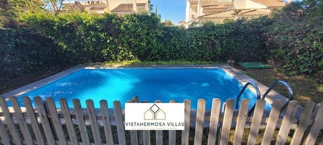 Foto 2 de Alquiler de casa en Vistahermosa  - Fuentebravía de 4 habitaciones con terraza y piscina