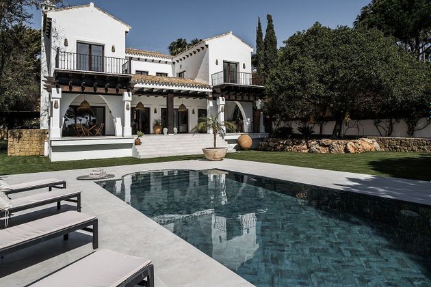 Foto 2 de Xalet en venda a urbanización Hacienda Las Chapas de 5 habitacions amb terrassa i piscina