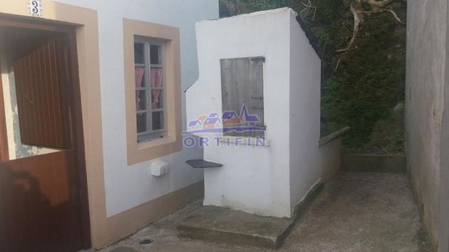 Foto 2 de Casa en venda a Ortigueira de 3 habitacions amb jardí i calefacció