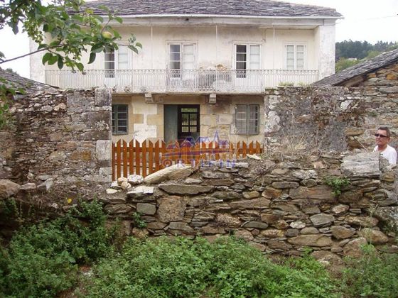 Foto 1 de Casa rural en venda a Ortigueira de 11 habitacions amb jardí