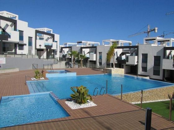 Foto 1 de Àtic en venda a Cabo Roig - La Zenia de 2 habitacions amb terrassa i piscina