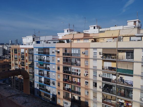 Foto 1 de Ático en venta en avenida Del Doctor Peset Aleixandre de 2 habitaciones con terraza y balcón