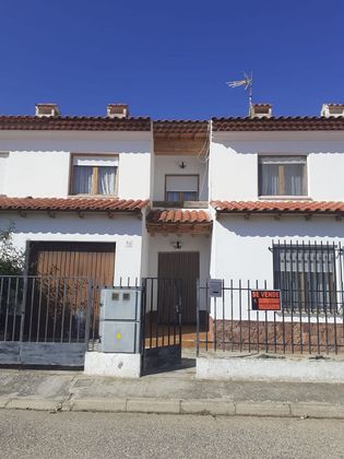Foto 1 de Casa adosada en venta en calle Doctor Fleming de 3 habitaciones con terraza y garaje