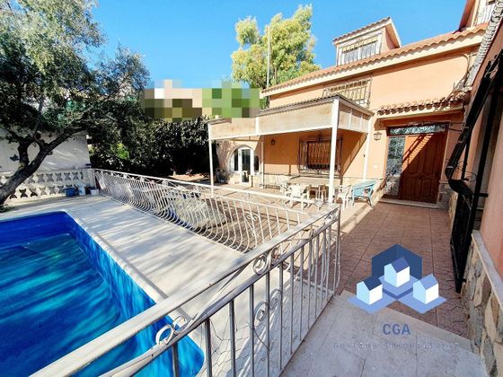 Foto 2 de Casa en venda a San Diego-Los Ángeles-San Cristóbal de 4 habitacions amb terrassa i piscina