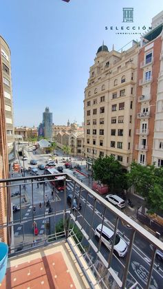 Foto 1 de Venta de piso en El Mercat de 4 habitaciones con balcón y aire acondicionado