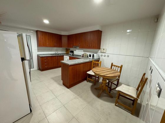 Foto 1 de Alquiler de piso en Centro - Alicante de 3 habitaciones con garaje y muebles