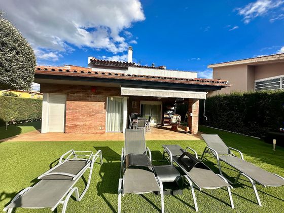 Foto 2 de Xalet en venda a Avinyonet de Puigventós de 5 habitacions amb terrassa i piscina