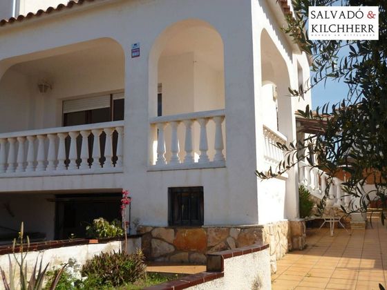 Foto 2 de Casa en venda a calle Del Moro de 4 habitacions amb terrassa i jardí