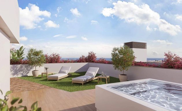 Foto 2 de Ático en venta en Babel de 2 habitaciones con terraza y piscina
