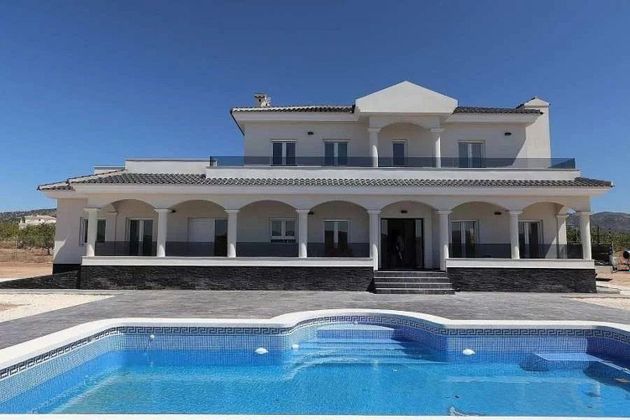 Foto 2 de Xalet en venda a Pinós de 4 habitacions amb terrassa i piscina