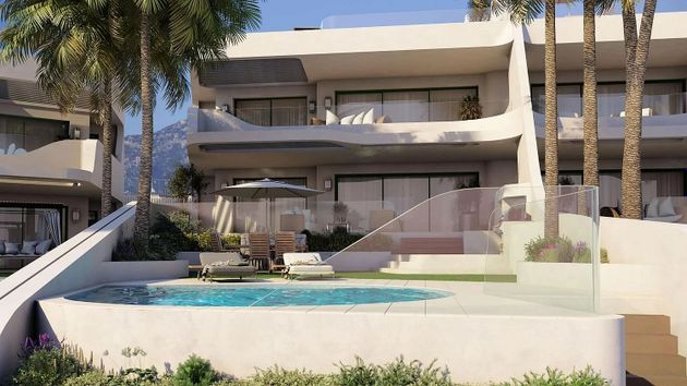 Foto 2 de Venta de ático en Cabo Pino - Reserva de Marbella de 3 habitaciones con piscina y jardín