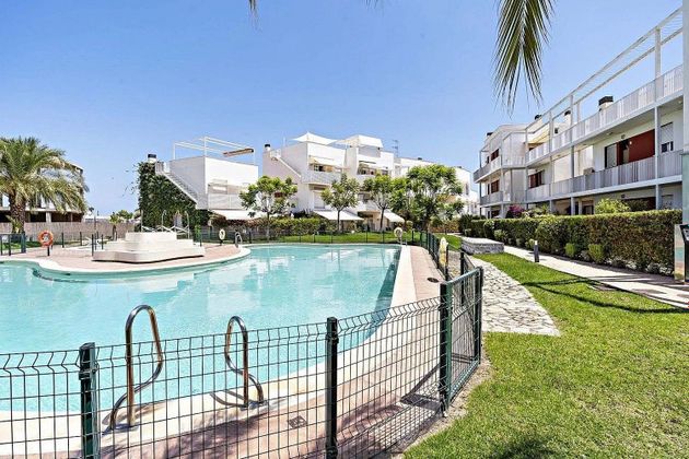 Foto 1 de Àtic en venda a Puerto Rey de 2 habitacions amb terrassa i piscina