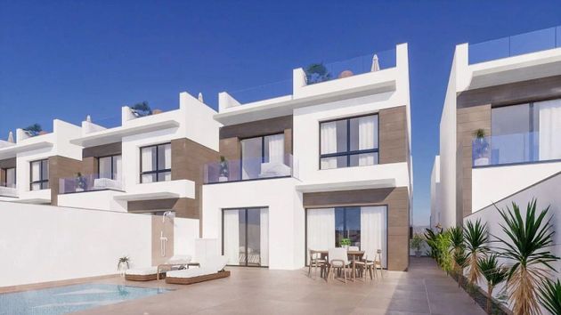 Foto 2 de Venta de chalet en Formentera del Segura de 3 habitaciones con piscina y jardín