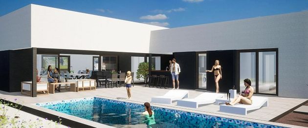Foto 1 de Venta de chalet en Alfaz del Pi Pueblo-Urbanizaciones de 3 habitaciones con terraza y piscina