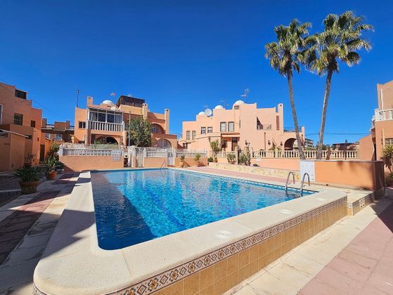 Foto 1 de Casa en venda a Playa de los Locos de 3 habitacions amb terrassa i piscina