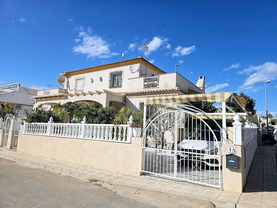 Foto 1 de Casa en venda a Playa de los Locos de 2 habitacions amb terrassa i jardí