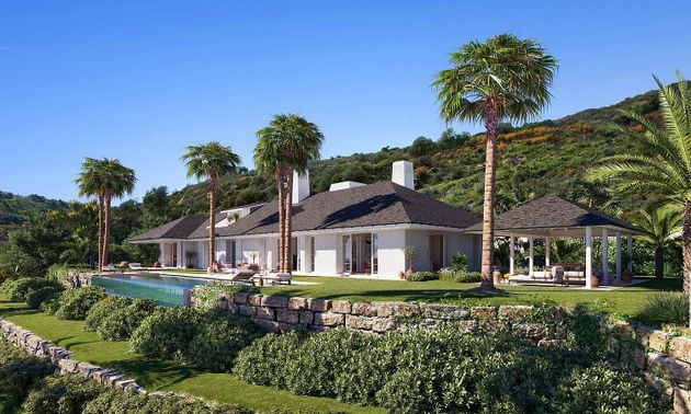 Foto 1 de Casa en venta en Playa Bajadilla - Puertos de 4 habitaciones con terraza y piscina