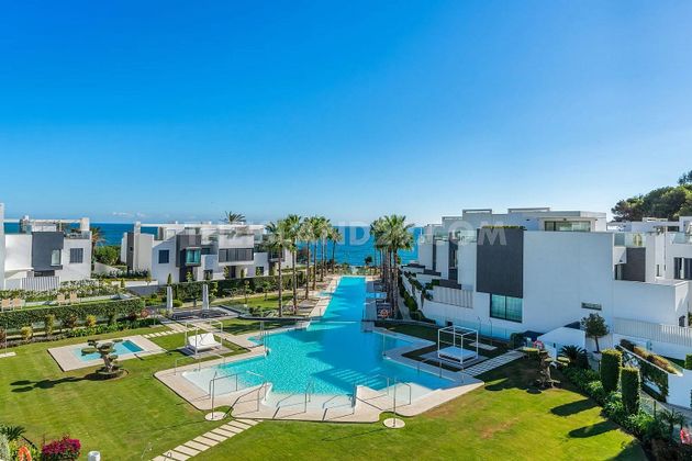 Foto 1 de Dúplex en venda a Nagüeles Alto de 4 habitacions amb terrassa i piscina
