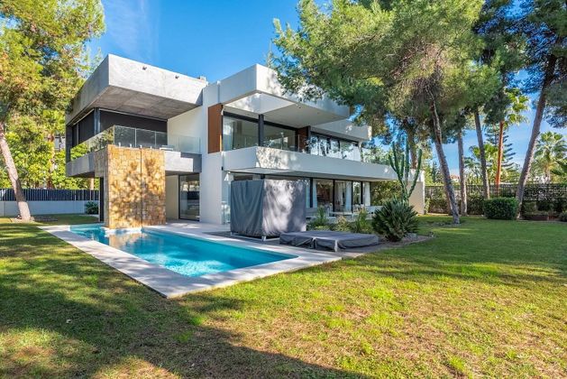 Foto 1 de Casa en venda a Playa Bajadilla - Puertos de 5 habitacions amb terrassa i piscina