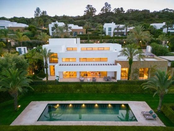 Foto 1 de Casa en venda a Playa Bajadilla - Puertos de 6 habitacions amb terrassa i piscina