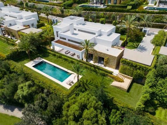 Foto 2 de Casa en venda a Playa Bajadilla - Puertos de 6 habitacions amb terrassa i piscina