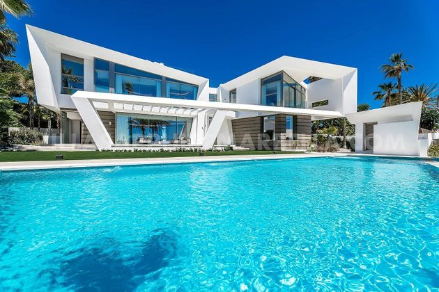 Foto 2 de Chalet en venta en Los Monteros - Bahía de Marbella de 7 habitaciones con terraza y piscina