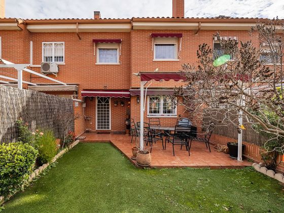 Foto 2 de Casa en venda a Zona Estación de 4 habitacions amb terrassa i piscina
