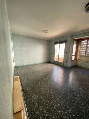 Foto 2 de Piso en venta en Ayuntamiento - Centro de 4 habitaciones con terraza y garaje