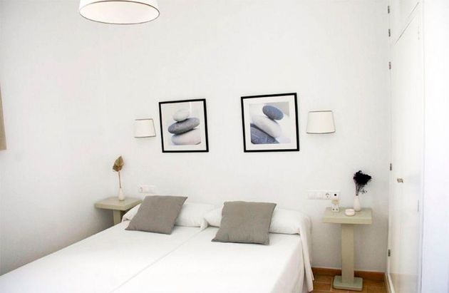 Foto 2 de Àtic en venda a calle Fariñas de 2 habitacions amb terrassa i aire acondicionat