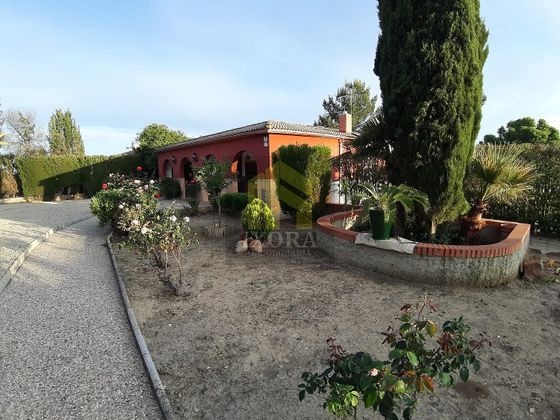 Foto 2 de Casa en venda a calle La Rozuela de 3 habitacions amb piscina i garatge