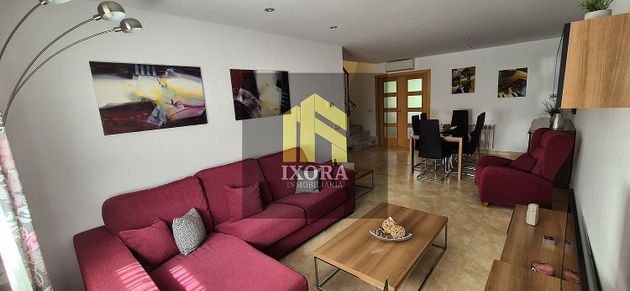 Foto 1 de Casa en venda a Linares de 3 habitacions amb terrassa i piscina