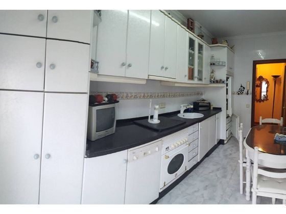 Foto 2 de Pis en venda a Parroquias de Oviedo de 4 habitacions amb garatge i calefacció