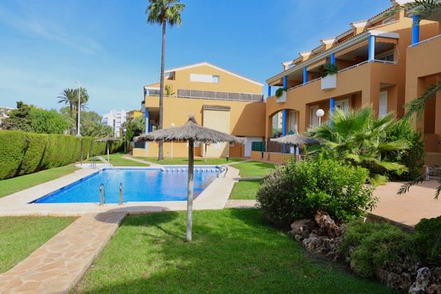 Foto 2 de Dúplex en venda a calle Esparta de 3 habitacions amb terrassa i piscina