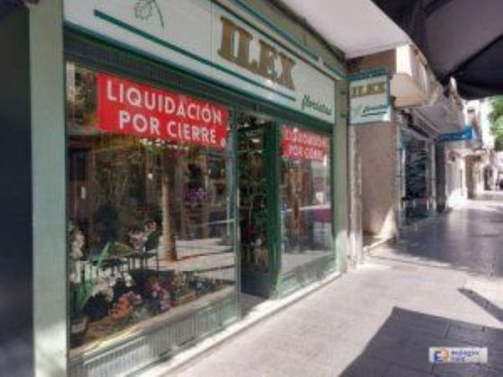 Foto 2 de Local en alquiler en calle Ramón y Cajal de 110 m²