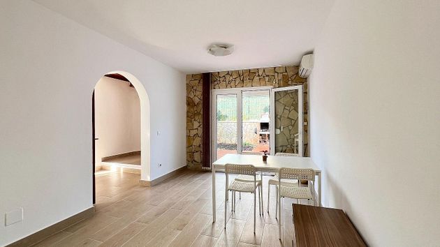 Foto 1 de Venta de piso en Cala En Bosch-Serpentona de 2 habitaciones con aire acondicionado